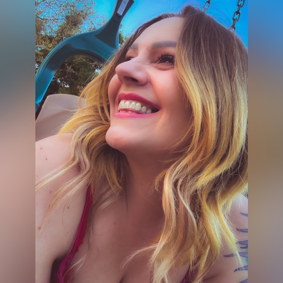 Meet your Posher, Danielle - Picture 11 of 16